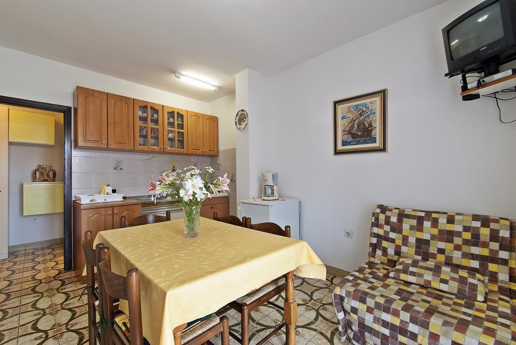 Apartments Elda 로비니 외부 사진