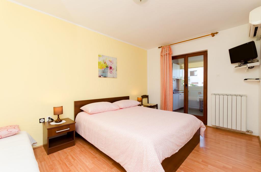 Apartments Elda 로비니 외부 사진