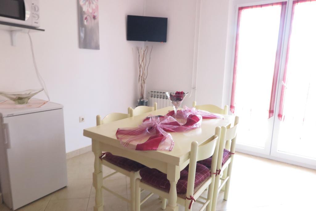 Apartments Elda 로비니 외부 사진