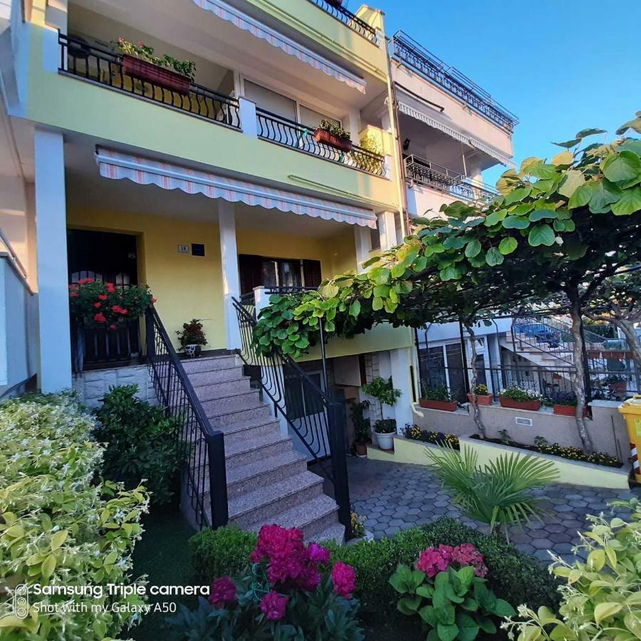 Apartments Elda 로비니 외부 사진